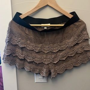 Umgee large shorts. Never worn. Very comfortable.